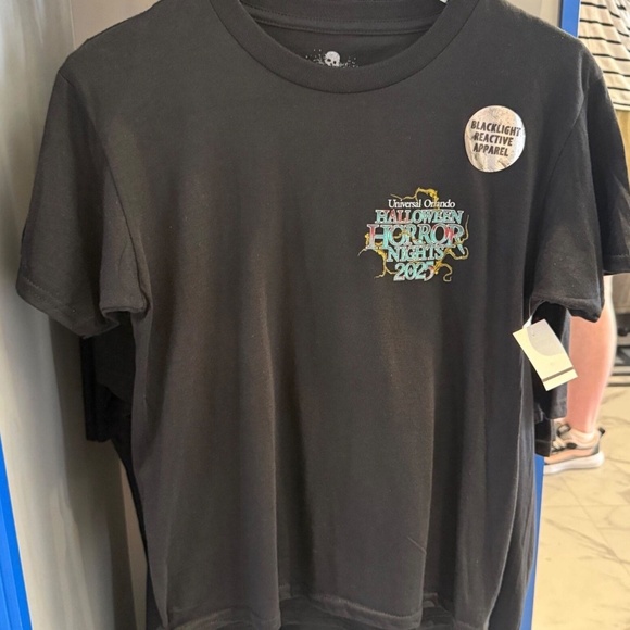 Universal Orlando 2025 Halloween Horror Nights HHN House T-Shirt NWT LARGE - Picture 2 of 2